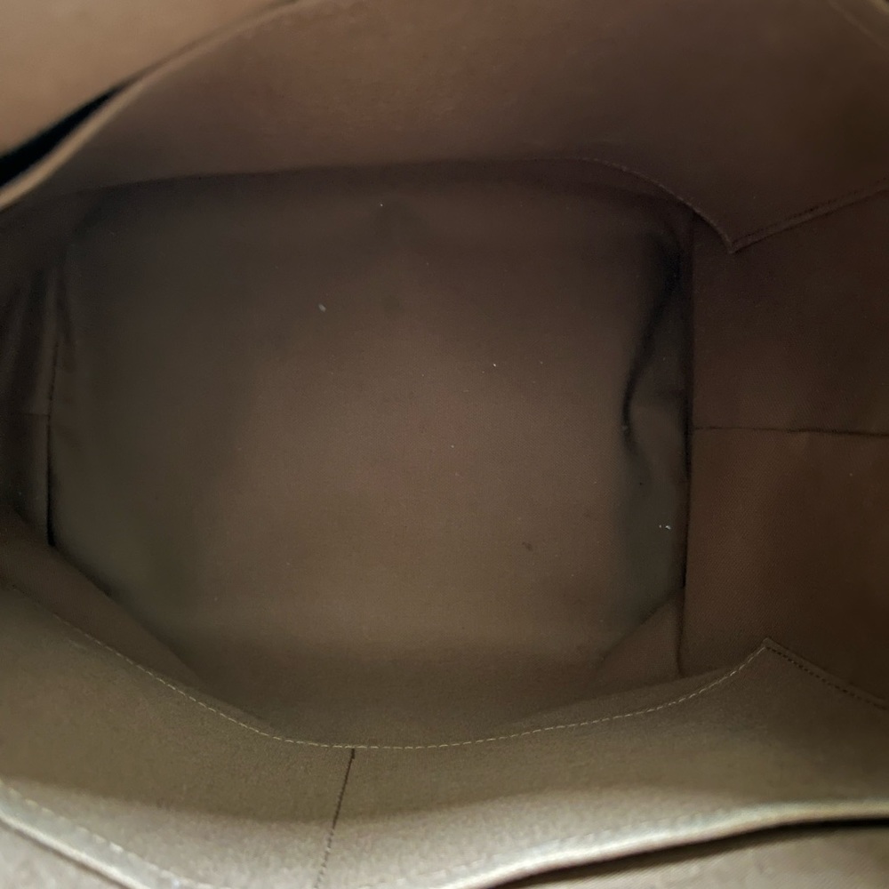 Louis Vuitton Totally MM Monogram Tote - Picture 7 of 16